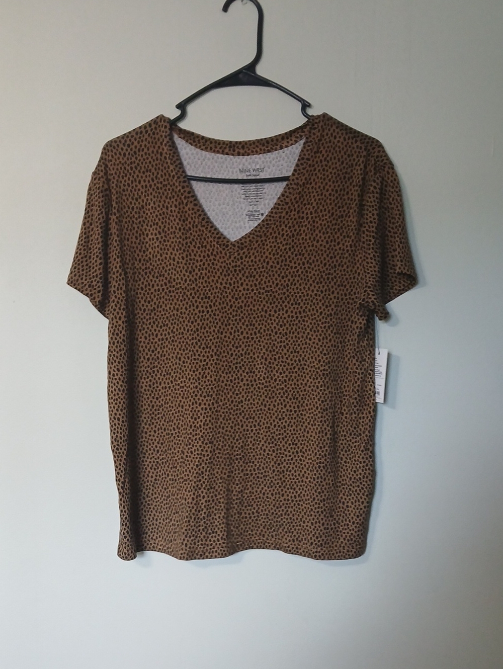 Nine West Brown Animal Print V‑Neck Short Sleeve Tee Size S NWT